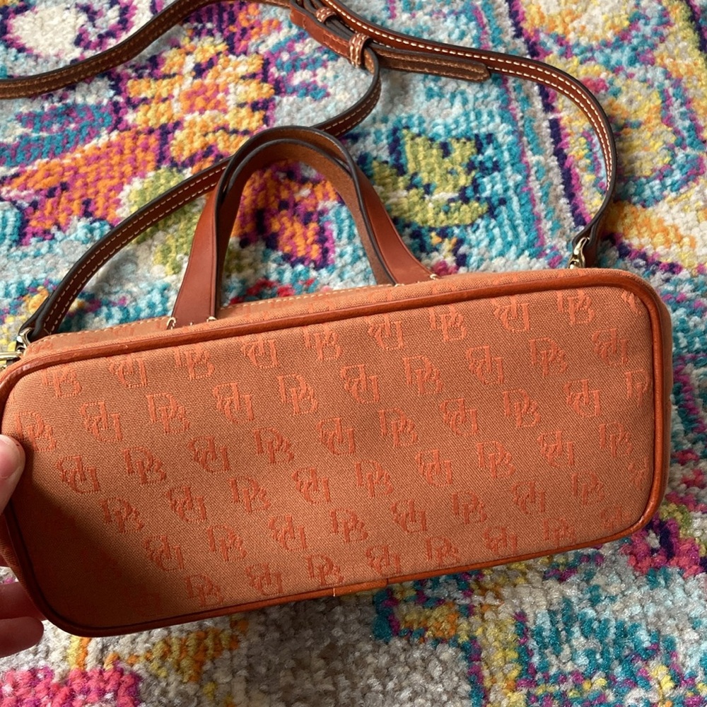 Dooney & Bourke crossbody purse - Picture 3 of 11